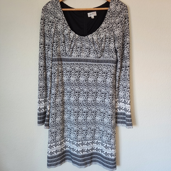 Oleg Cassini Dresses & Skirts - Oleg Cassini BOHO Black & White Bell Sleeve Empire Waist Midi Dress, Size 6